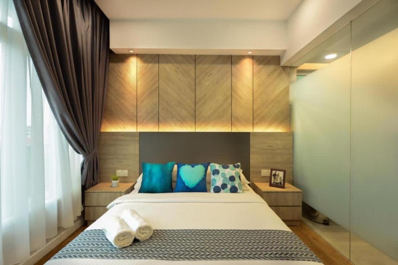 Designer Seaview 10pax Families Apartment *