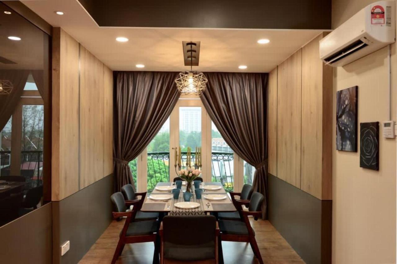 Designer Seaview 10pax Families Apartment