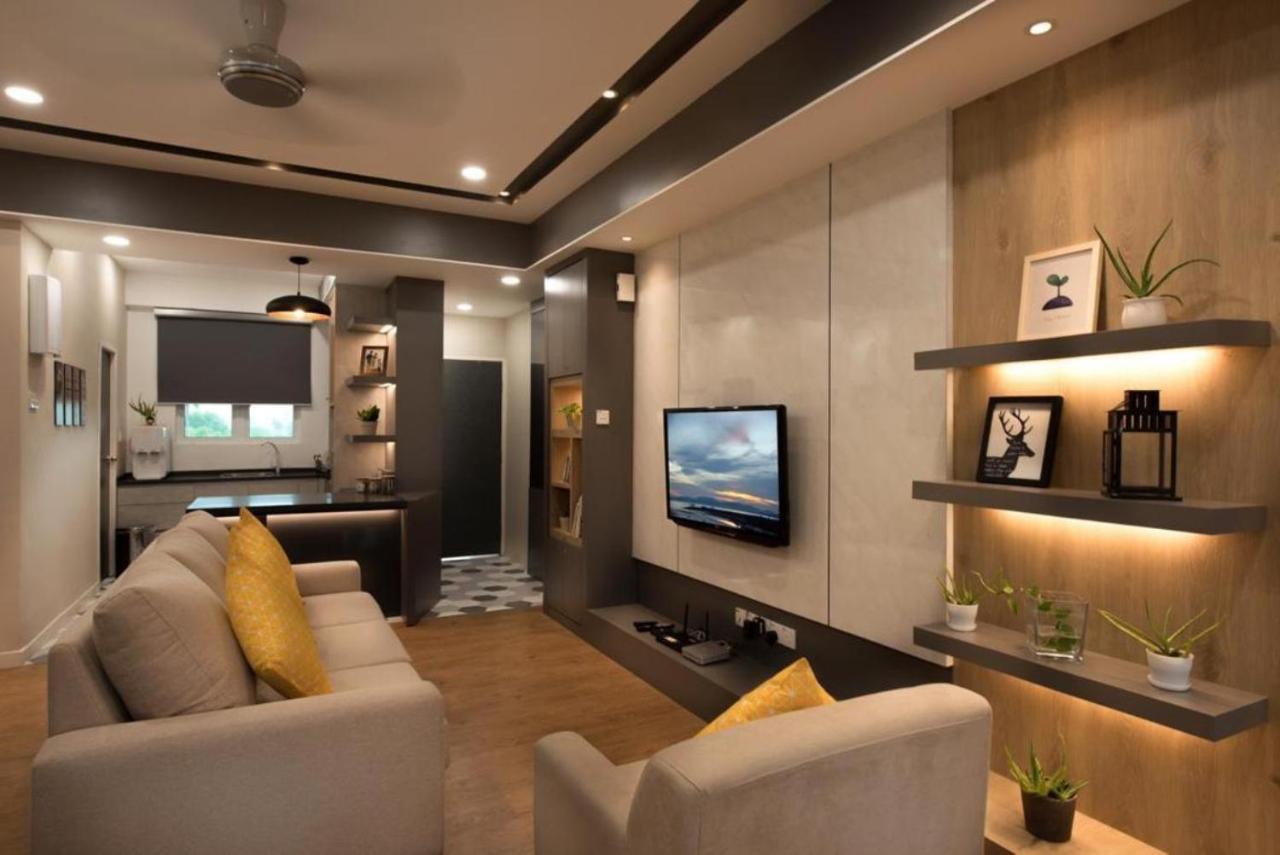 Designer Seaview 10pax Families Apartment
