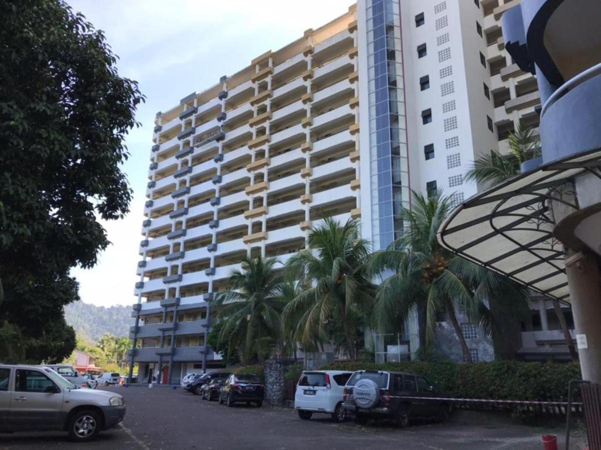 Designer Seaview 10pax Families Apartment